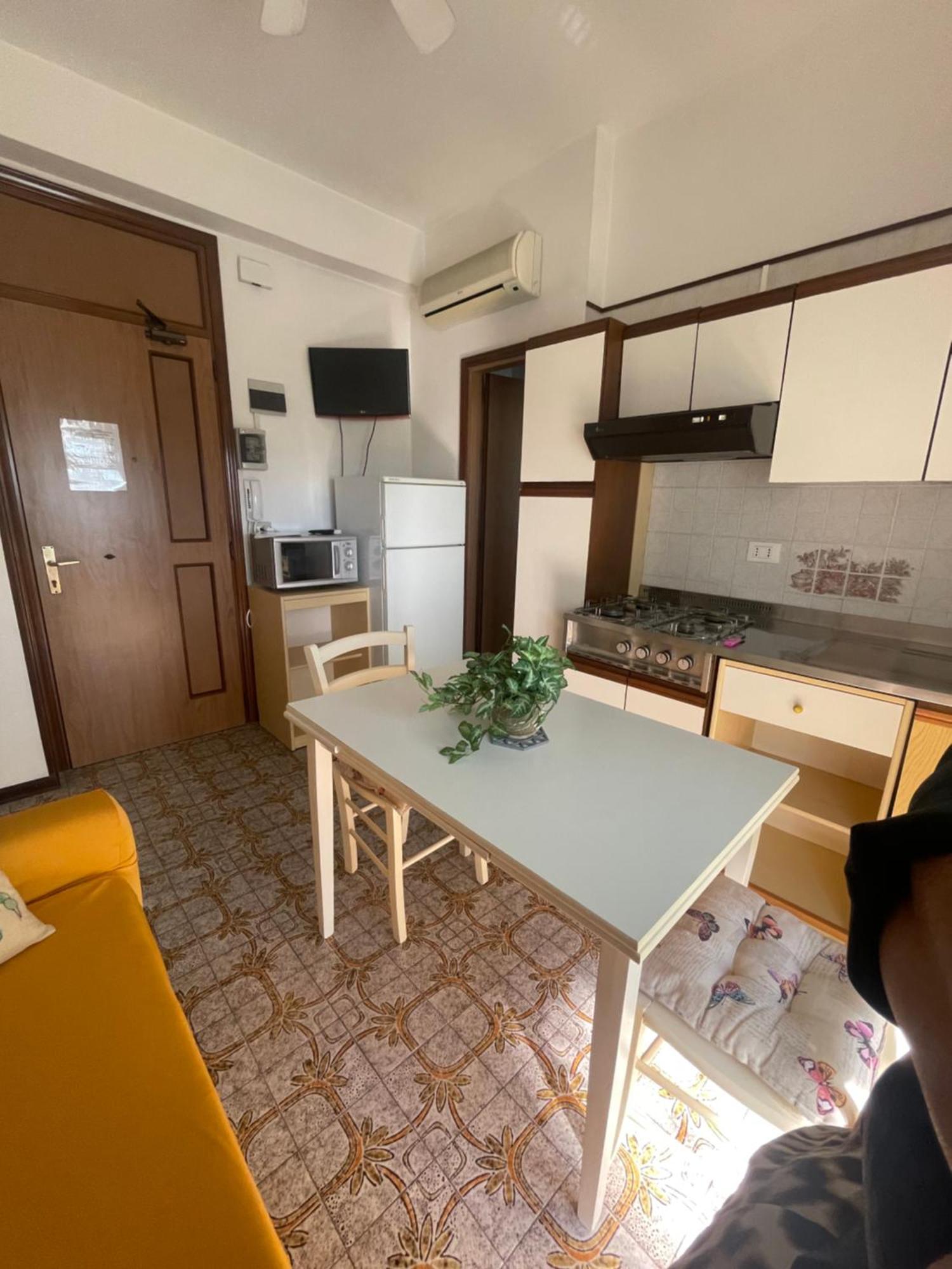 Foscolo Sunset House Apartment ลิโดดิเยโซโล ภายนอก รูปภาพ